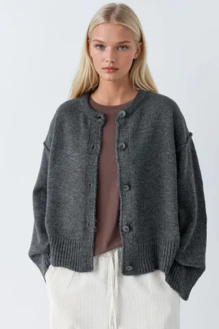 Lässiger Knopfstrick-Cardigan