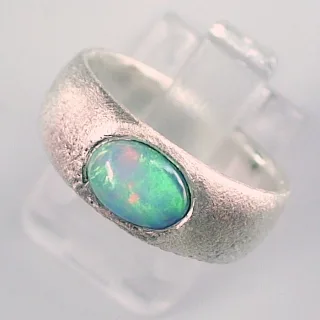 935er Opal Ring mit 0,39 ct. Multicolor Welo Opal