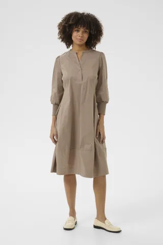 Kleid Feminine beige