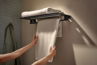 Hansgrohe AddStoris Handtuchablage mit Handtuchhalter Mattschwarz,41781670 41781670