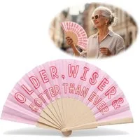 LS-LebenStil Handfächer Holz Stoff Fächer "Older Wiser Hotter" Pink Rot faltbar Faltfächer, (hochwertig aus Holz mit Stoff und coolem lustigem Spruch, 1-tlg., Styliche Abkühlung), für Geburtstag, Hochzeit, Party oder als Wand Dekoration