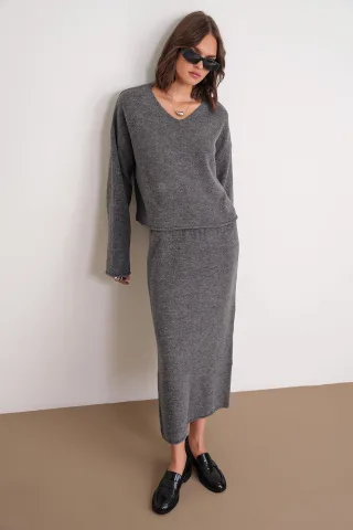 V-Ausschnitt Strickpullover und -rock Set