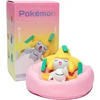 The Pokémon Company Sammelfigur schlafende Pokemon Figuren mit Kissen Sammlerstück Auswahl z.B Pikachu, Pikachu, Glumanda, Bisasam & co