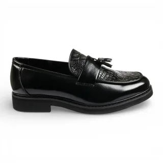 Schwarze Herren-Loafer aus Kunstleder mit Quasten und Profilsohle