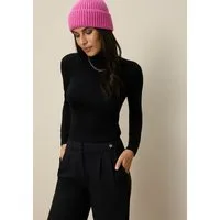 Tamaris Rollkragenpullover aus angenehmer Viskosemischung in enger Form mit Knopfdetails