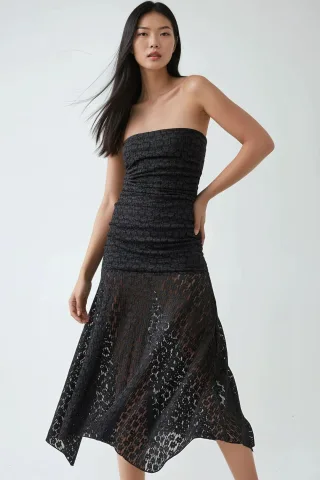 Trägerloses Spitzen-Midi-Kleid