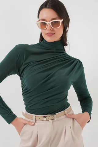 Fitted Rollkragenbluse mit Drapierung