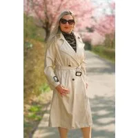 Be Noble Ledermantel Mailand beige und schwarz Eleganter langer Trenchcoat aus hochwertigem Kunstleder