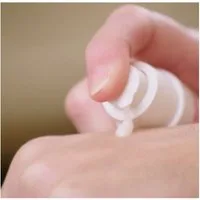 Topicrem Gesichtspflege MELA anti-dark spot illuminating serum 30ml