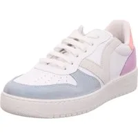 Victoria Sneaker
