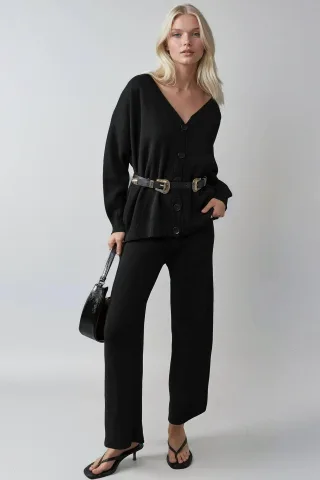 V-Ausschnitt Cardigan und Weite Hosen Strickset