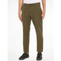 Tommy Hilfiger Chinohose CHINO CHELSEA GABARDINE GMD mit Logostickerei auf der Hintertasche