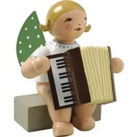 Wendt & Kühn Weihnachtsfigur Engel mit Akkordeon Sitzend 650/48A, Haarfarbe zufällig blond oder braunhaarig