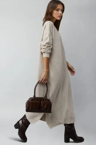 Strukturierter gerippter langer Strickkleid mit Schlitzdetails