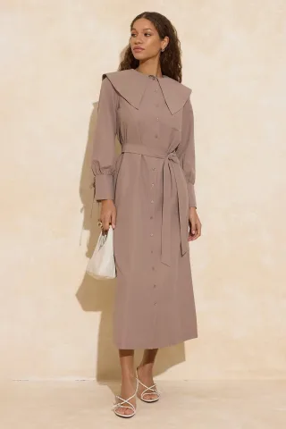 Braunes, flaches, langes, lässiges/alltagstaugliches A-Linien-Hijab-Kleid für Damen
