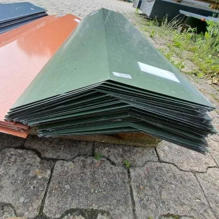 Firstblech | 1,00 m Länge | Chromoxidgrün ( RAL 6020 )
