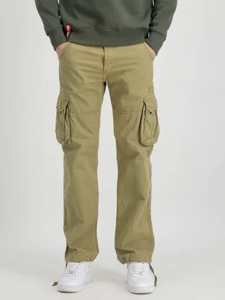 Herren Alpha Industries Jet Pant in Oliv