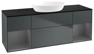 Schwarz
