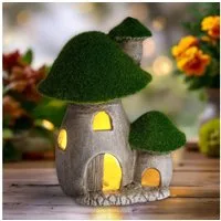 Spetebo LED-Dekofigur LED Pilz Haus aus Ton mit Dach aus Kunstrasen - 19 cm (Anazhl, 1 St., Stück), von innen mit LED beleuchtet