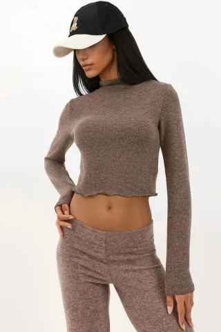 Weiche, strukturierte halb-hohe Kragen-Crop-Bluse