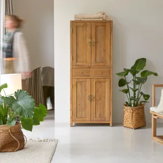 Schrank Yuki aus massivem Recycling-Kiefernholz Natur