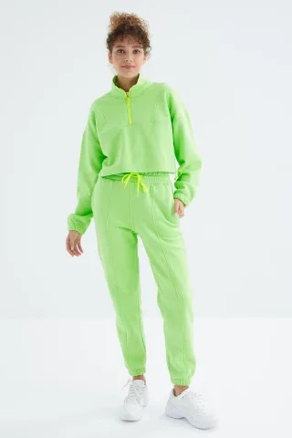 Übergroßer Fleece-Sweatshirt- und Hosenanzug
