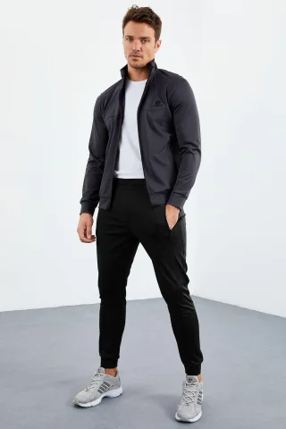 Herren Sweatshirt- und Hose-Set aus Scuba-Strick