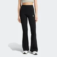 adidas Originals Leggings ESS FL LEGGINGS mit ausgestelltem Bein, in Ripp-Optik, eng anliegende Passform
