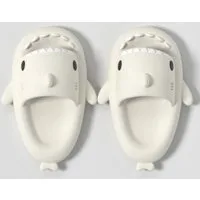 Corimori Bequeme Hai Badeschuhe im Haifisch-Design Badeschuh (Packung) lustige, rutschfeste, schnell trocknende Badeschlappen EU Größe 38-39