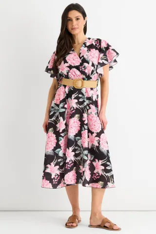 Schwarzes Midikleid mit Blumendruck und Engelsärmeln mit Gürtel