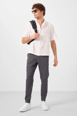 Herren Chinos mit geradem Bein aus Gabardine
