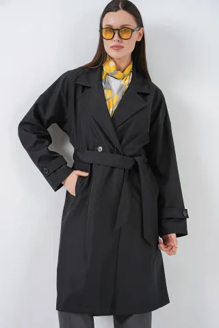 Gegürteter Langer Trenchcoat mit Jackenkragen