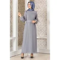 Modavitrini Abendkleid Damen Kleid elegant mit Passe und Faltendetail - Modest Fashion Schulterdetail
