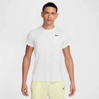 Nike T-Shirt NikeCourt Victory Men's Dri-FIT Tennis Top gerader Schnitt, hüftbedeckende Länge, Rundhalsausschnitt