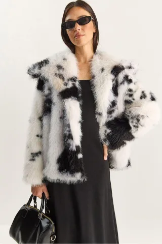 Übergroße Plüschjacke aus Kunstfell