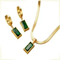 GOLDKLEIN Schmuckset Ohrringe Halskette vergoldeter Edelstahl mit grünem Stein (2-tlg), Damen, Angebot bis 14.12.2025 inkl. Schmuckbox!