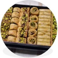 MuchoWow Gemälde Baklava aus dem Libanon, Fotodruck (1 St), Kreis Wanddekoration, Rundes Wandbild, 30x30 cm