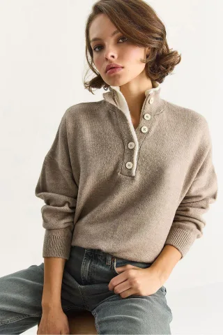 Knöpfbarer Pullover