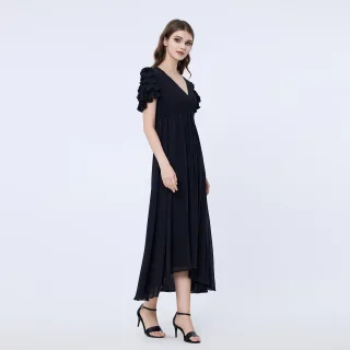 Schulterlanges Kleid mit Rüschen