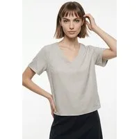 Vero Moda Blusenshirt VMMYMILO S/S V-NECK TOP WVN GA mit klassischem Schnitt