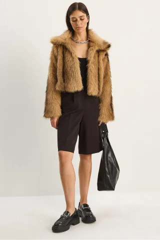 Musterhafte Plüsch-Faux-Fur-Jacke