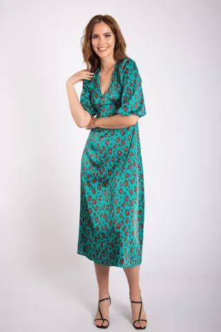 Grünes V-Ausschnitt-Shift-Midikleid mit Tiermuster
