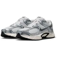 Nike Sportswear Nike V5 RNR Sneaker inspiriert vom Design des Y2K Nike Vomero 5