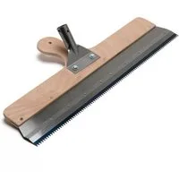 WO-WE Flächenspachtel Großflächenrakel 560mm Stehrakel Zahnrakel PL230 (Set, Rakel ohne Teleskopstiel-St., 1 Großflächenrakel + 1 Stecksystem) Arbeitsbreite 560 mm