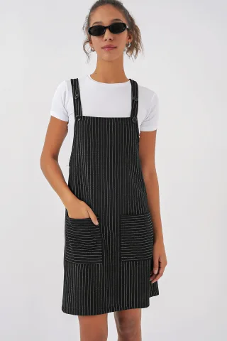 Mini gestreipes Kleid mit quadratischem Kragen und Tasche