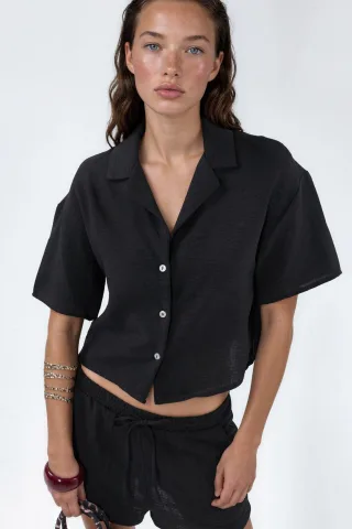 Strukturiertes Crop-Shirt mit Knopfverschluss