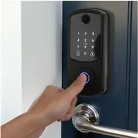 WILGOON Türschlossantrieb Smartes Türschloss Fingerabdruck mit Kamera Wasserdichtes Schloss Lock, (Packung, Smartes türschloss, NFC-Karte x2, Anleitung x1, Zubehörbox x1), Fingerabdruck, NFC-Karte, Passwort entsperren, Fernentriegelung