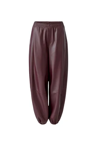 Oui - Hose Lederoptik bramble berry - Gr. - 34