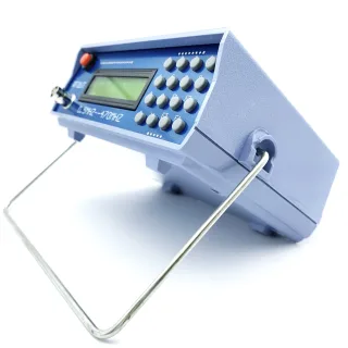 0.5-470MHz RF Signal Generator for FM Walkie-Talkie Sensitivity Test with CTCSS & 800Hz Modulation -120dBm Accuracy