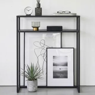 Konsolentisch 2 Ebenen platzsparend Metall schwarz 60x80x18cm | Yamazaki schmaler Beistelltisch für Flur und Eingangsbereich. Ein zeitloses Designobje